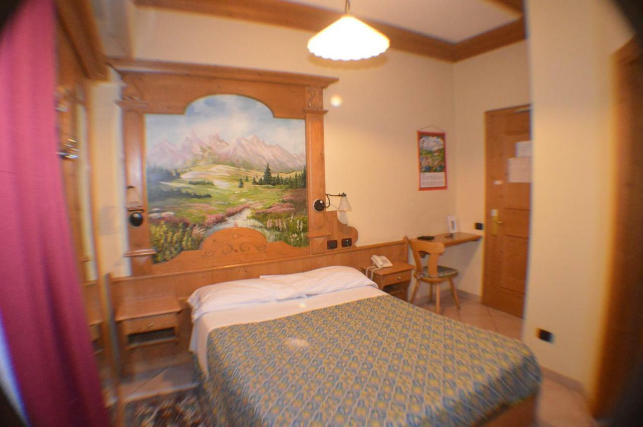 Hotel Stelvio Varese Exterior photo